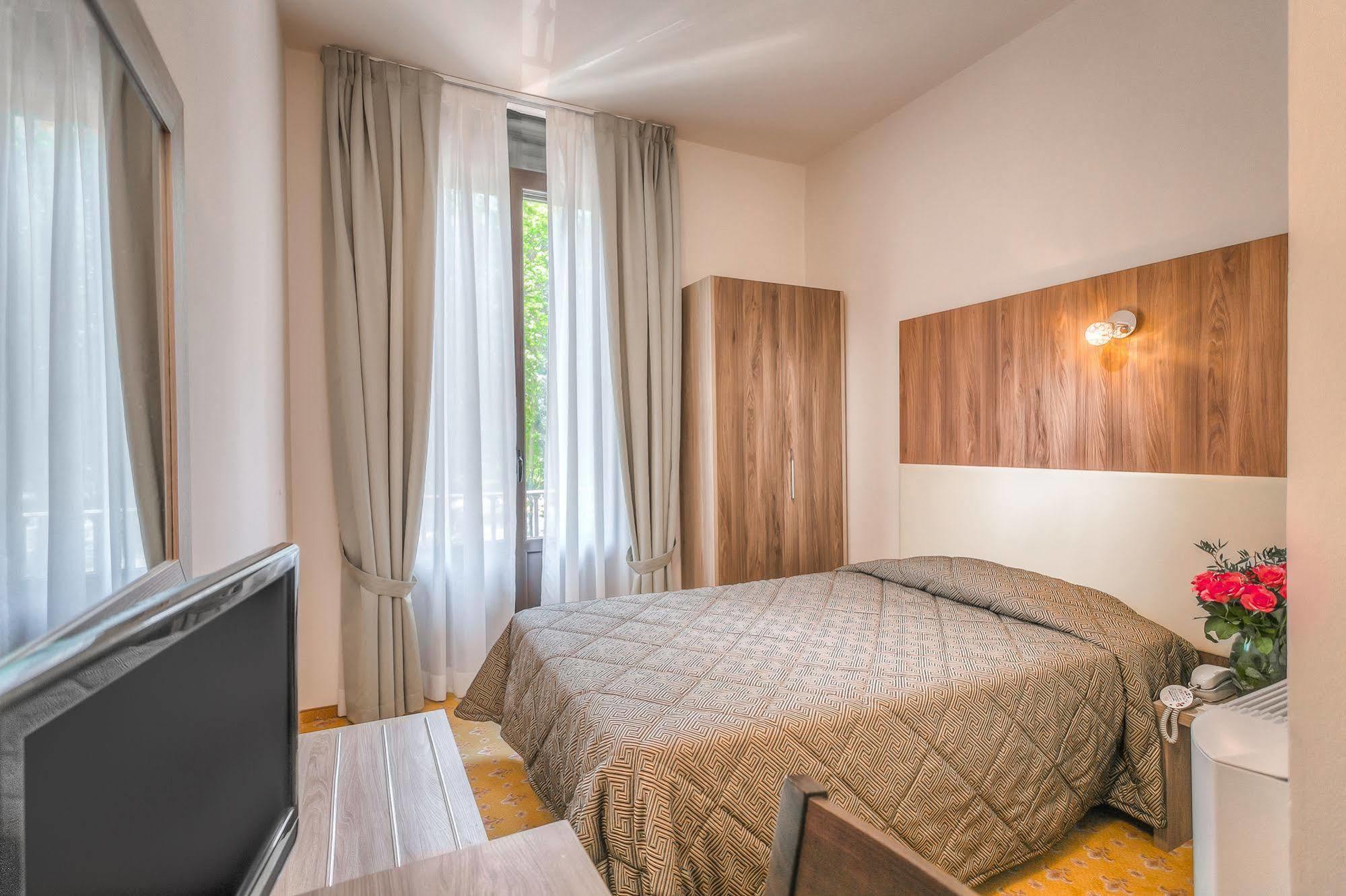 Hotel Arno Bellariva Florence Buitenkant foto